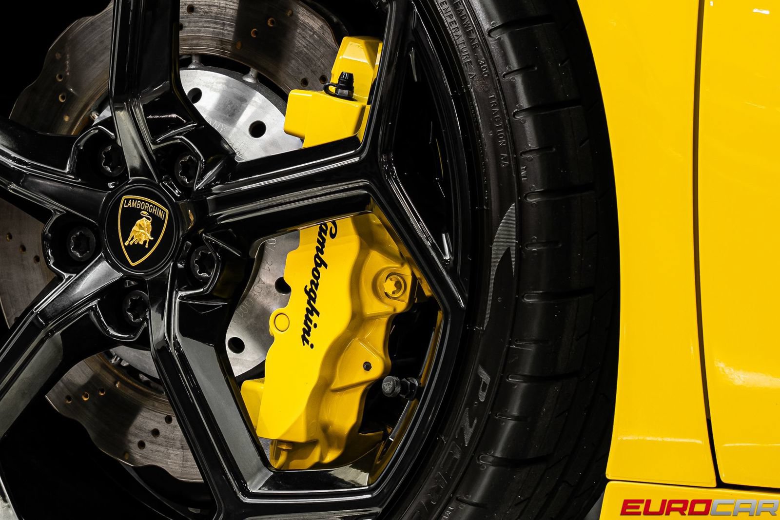 Used 2021 Lamborghini Huracan EVO RWD image 24