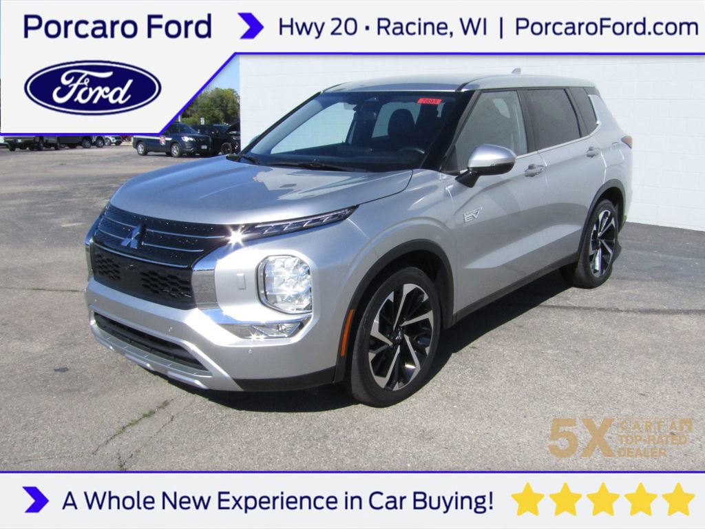 Used 2023 Mitsubishi Outlander SE image 1