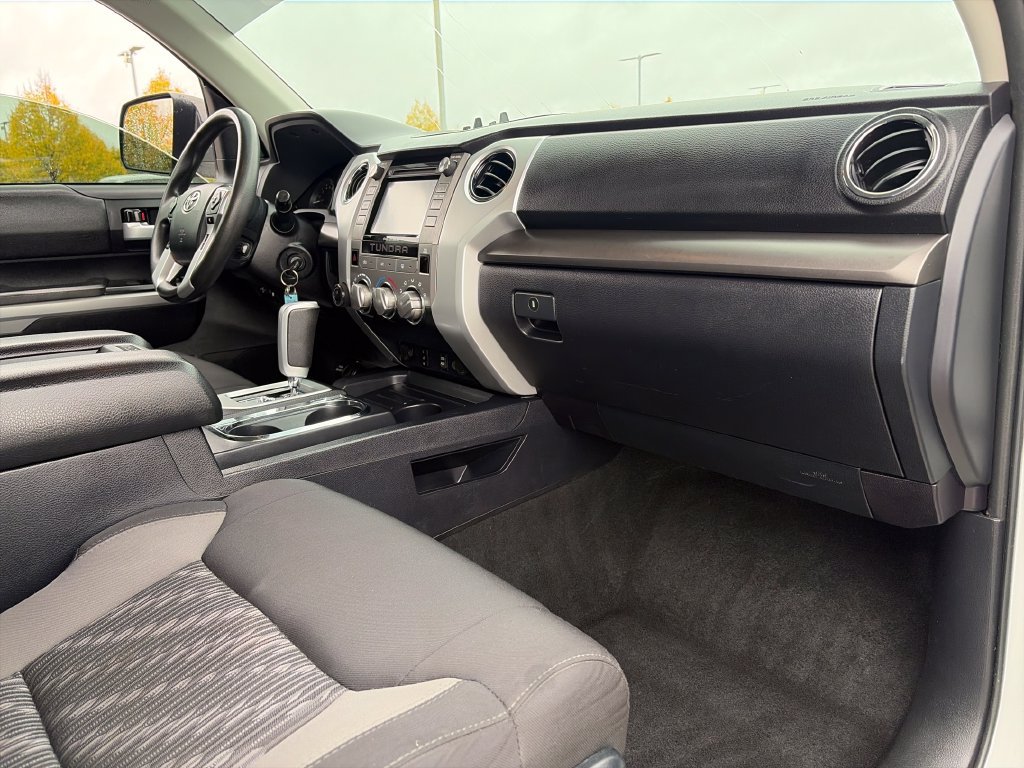 Used 2018 Toyota Tundra SR5 AWD/4WD image 12