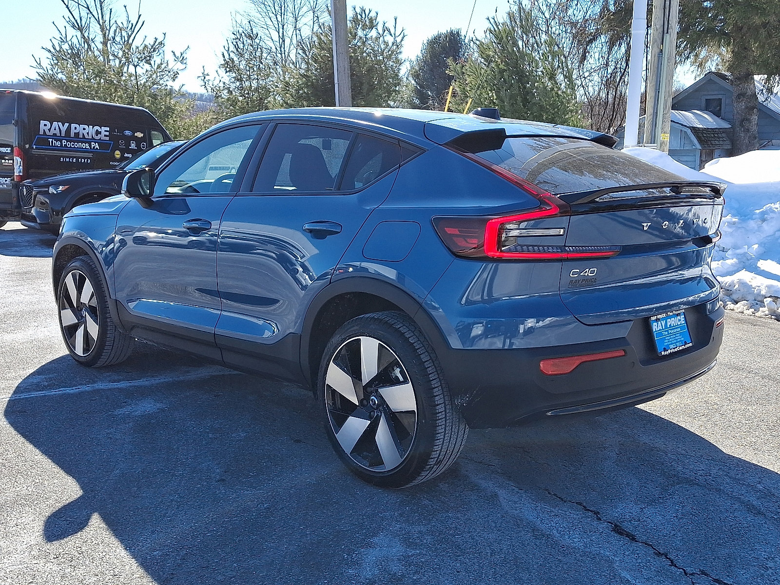 Certified 2023 Volvo C40 P8 Recharge Ultimate image 4