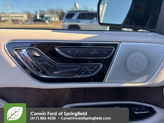 Used 2019 Lincoln Navigator Reserve image 20