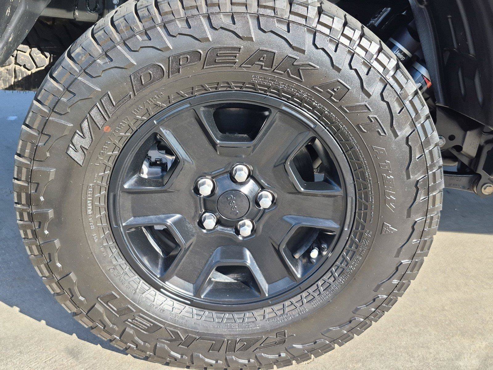 Used 2023 Jeep Gladiator Mojave w/ Trailer Tow Package AWD/4WD image 13
