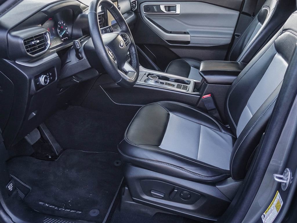 Used 2023 Ford Explorer XLT w/ Equipment Group 202A image 18