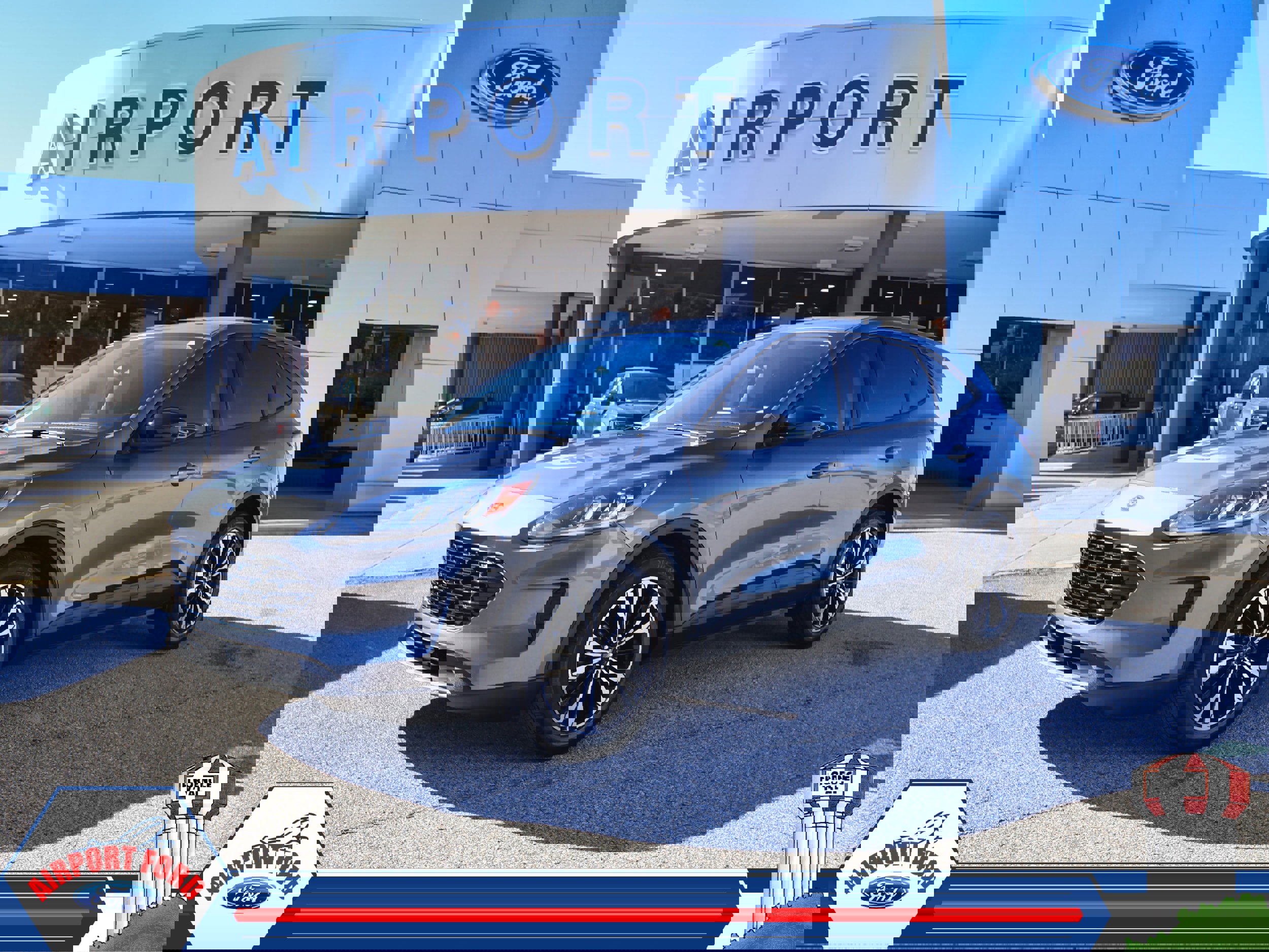 Used 2022 Ford Escape SE w/ SE Sport Appearance Package image 1