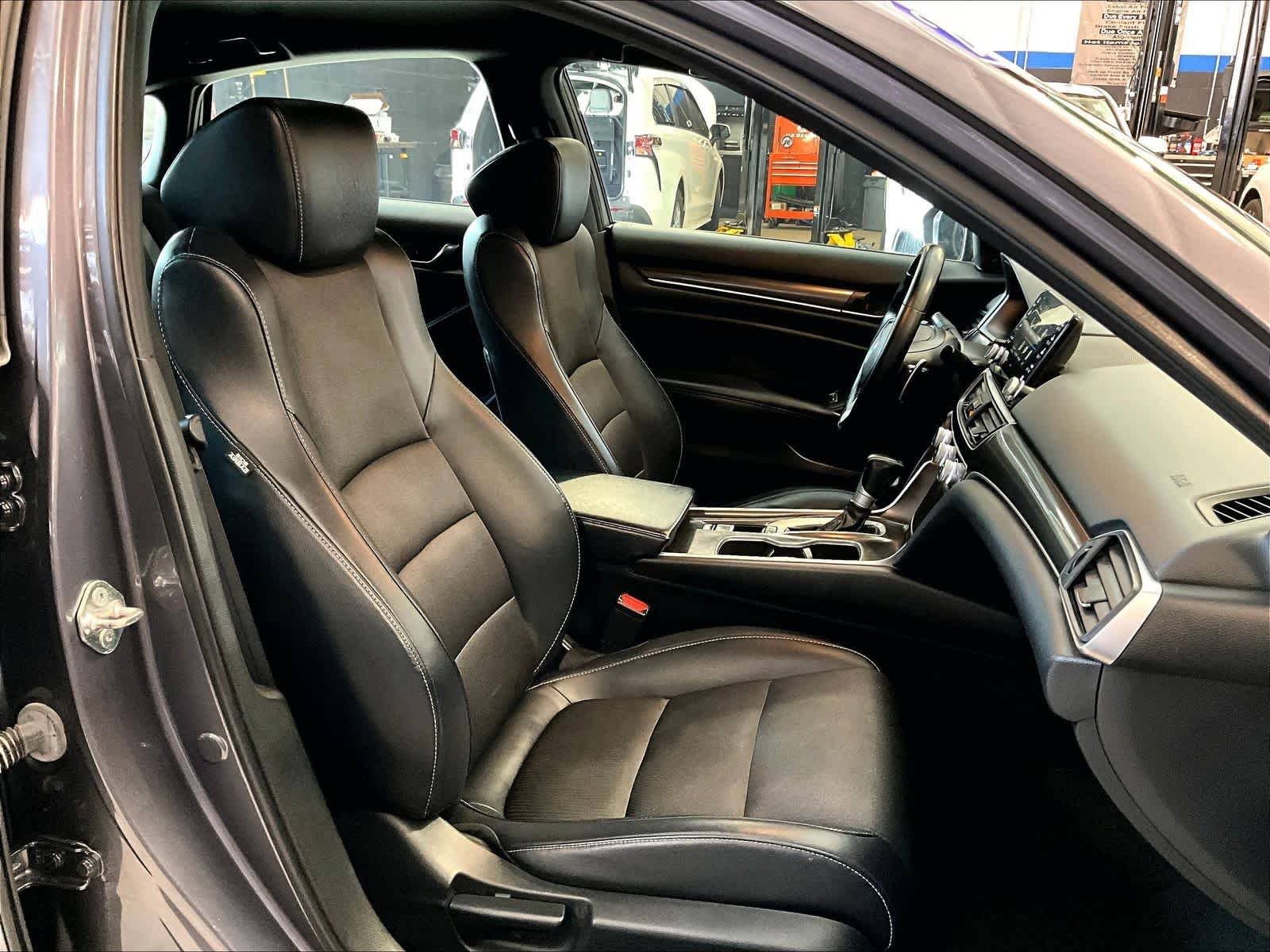 Used 2018 Honda Accord Sport image 11