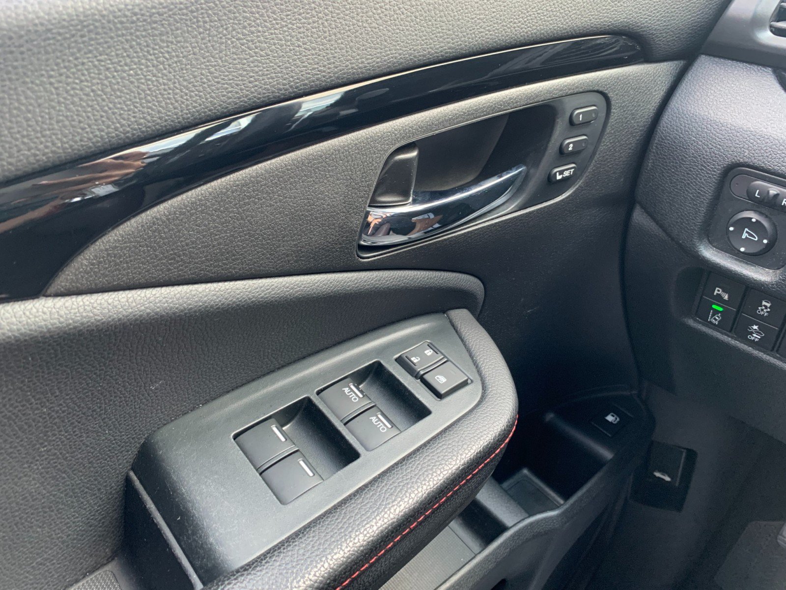 Used 2022 Honda Ridgeline Black Edition image 13