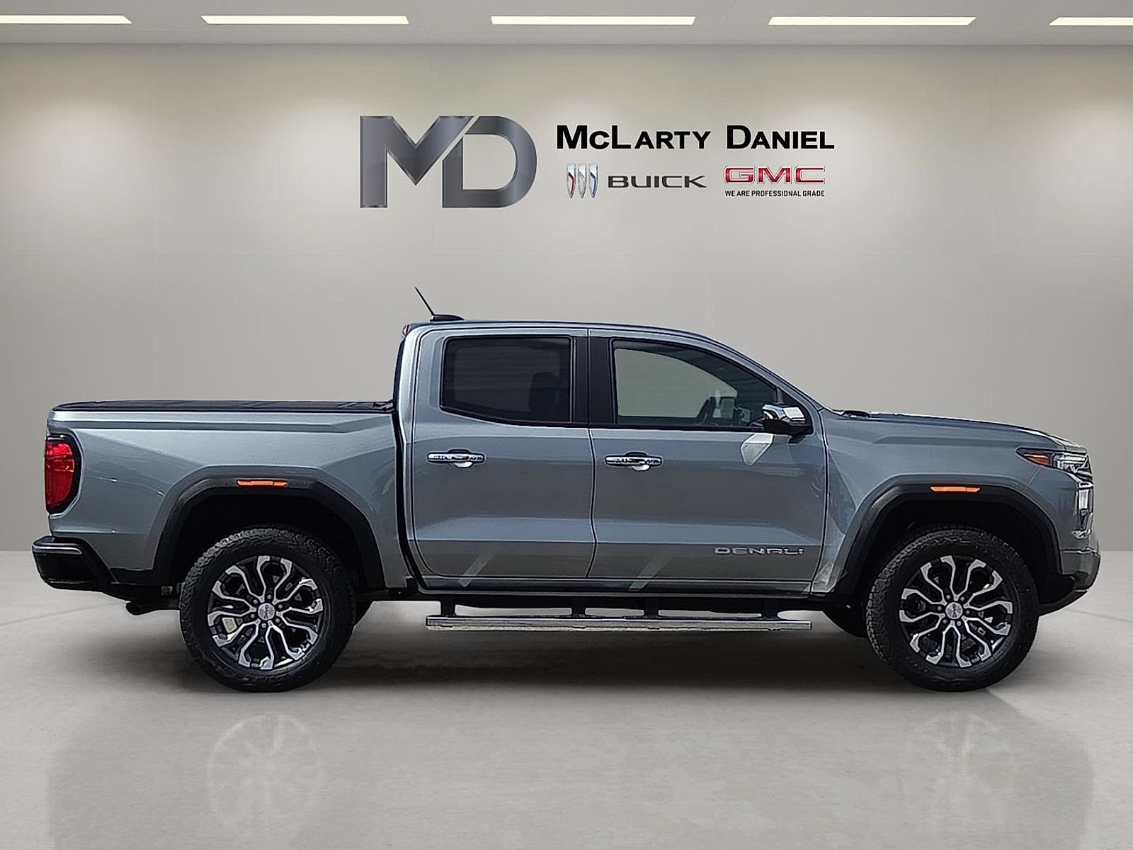 Certified 2024 GMC Canyon Denali AWD/4WD image 15
