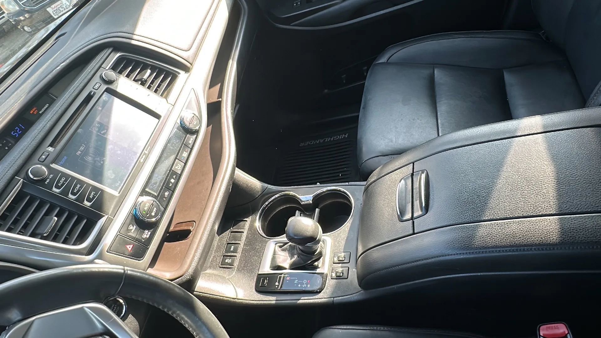 Used 2014 Toyota Highlander XLE image 20