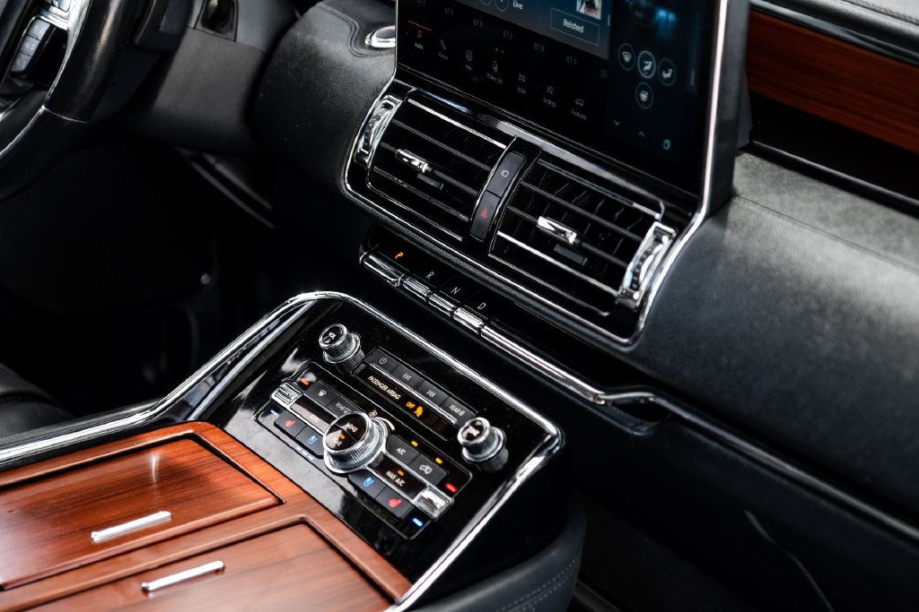 Used 2022 Lincoln Navigator Reserve AWD/4WD image 22
