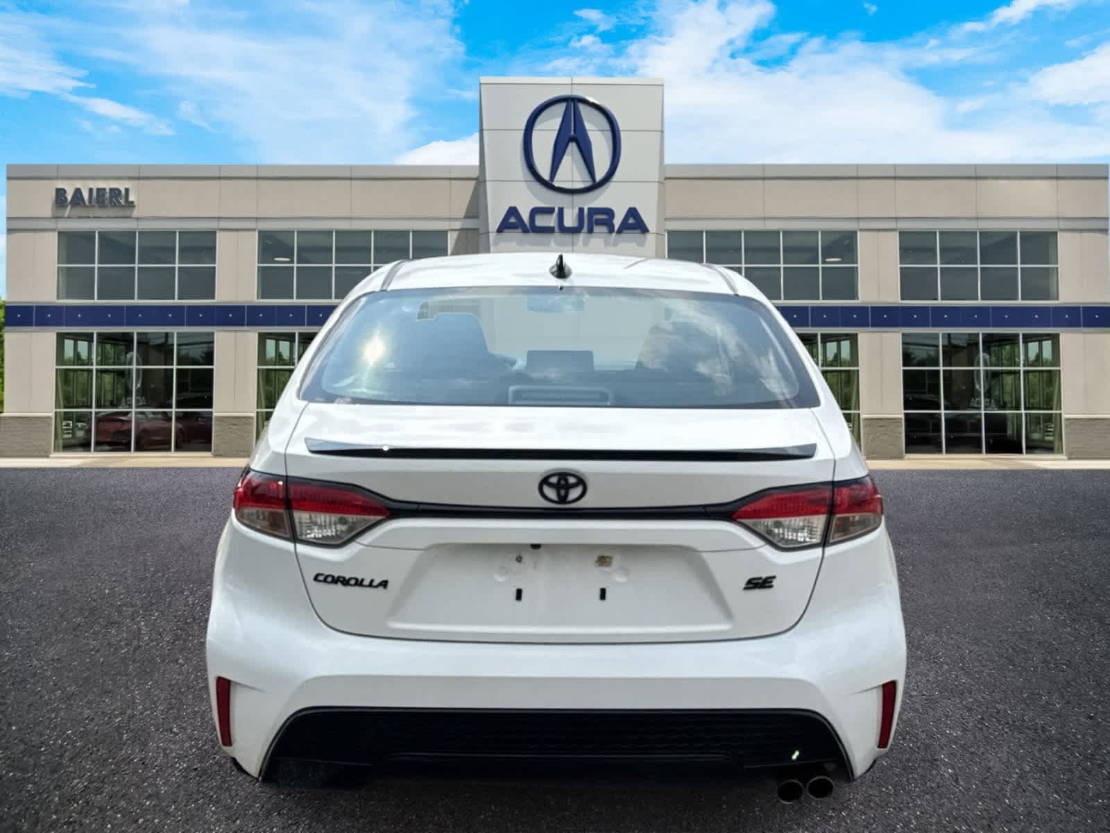 Used 2022 Toyota Corolla SE w/ Carpet Mat Package (TMS) FWD image 4
