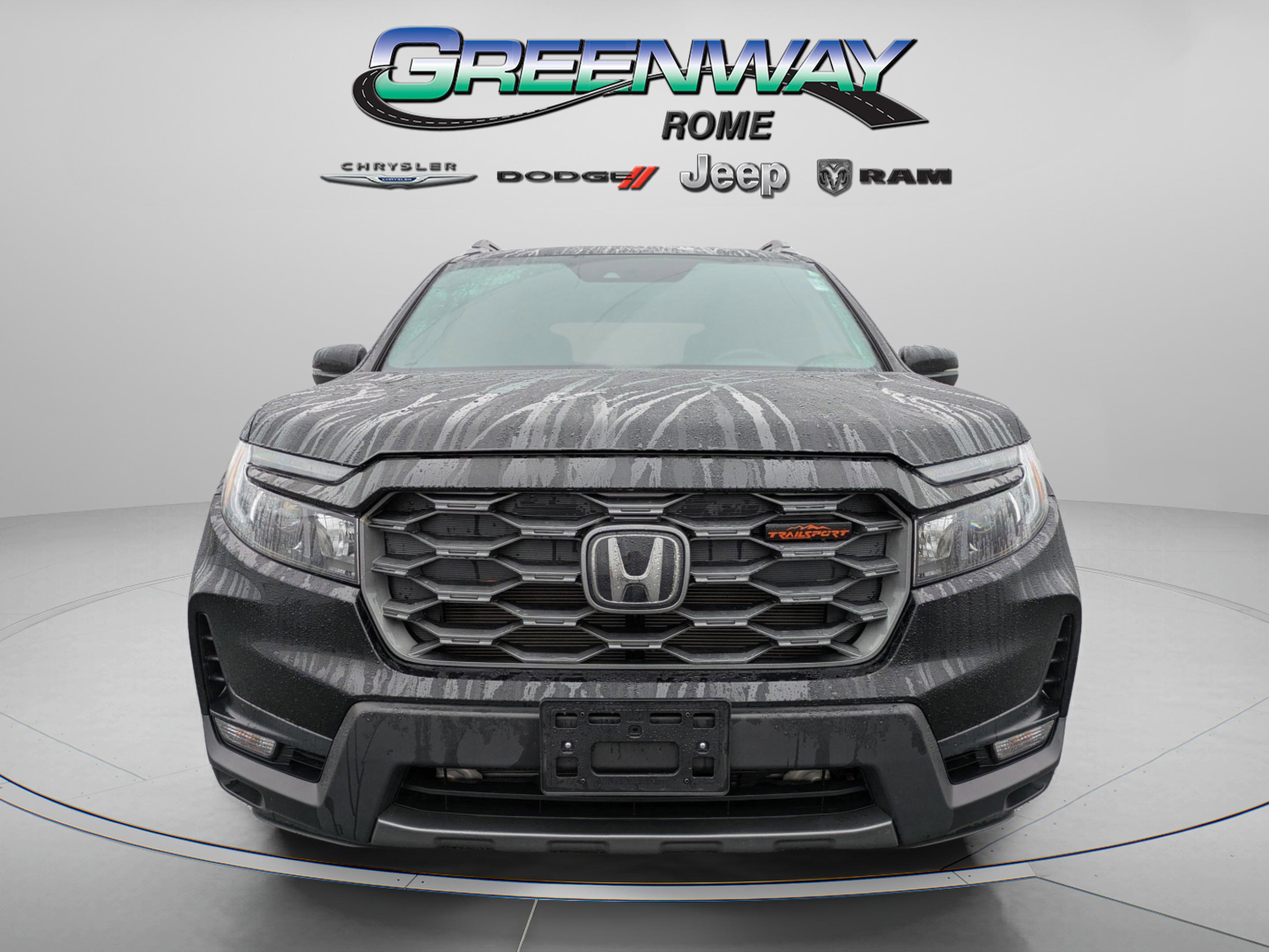 Used 2025 Honda Passport TrailSport image 3