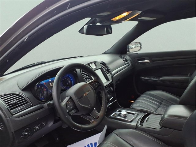 Used 2016 Chrysler 300 S image 9