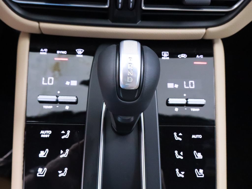 New 2025 Porsche Macan image 37