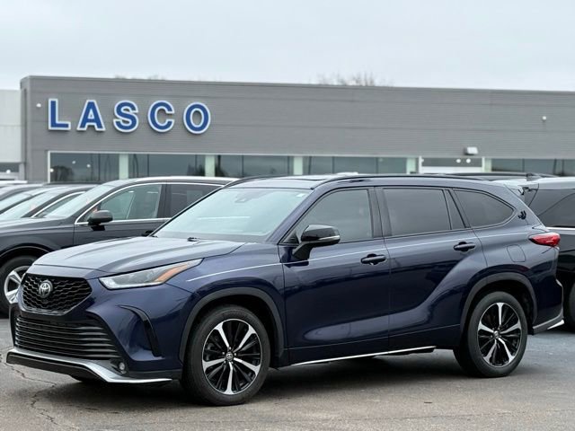 Used 2022 Toyota Highlander XSE
