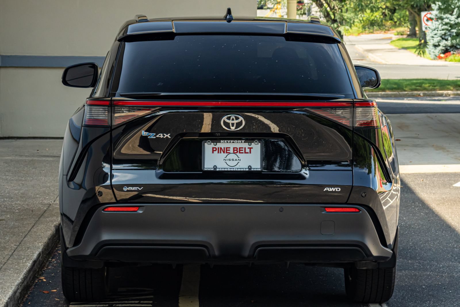 Used 2024 Toyota bZ4X AWD w/ Weather Package image 8