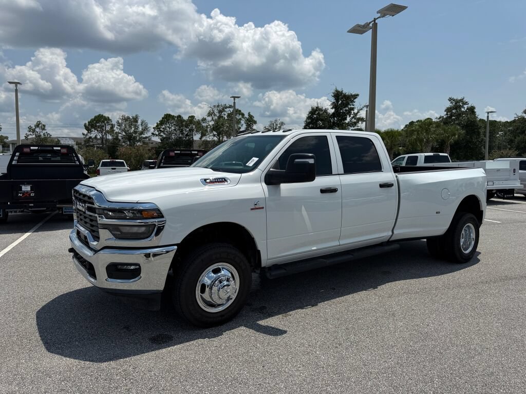 New 2026 RAM 3500 Tradesman AWD/4WD image 7