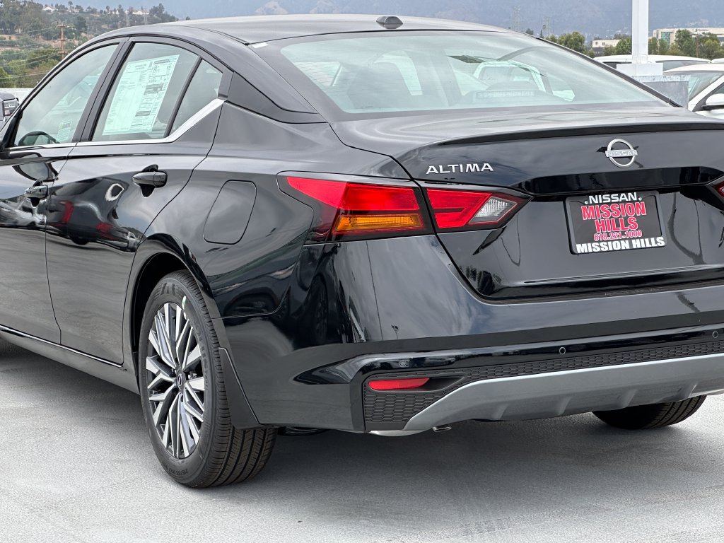 New 2026 Nissan Altima 2.5 SV FWD image 5