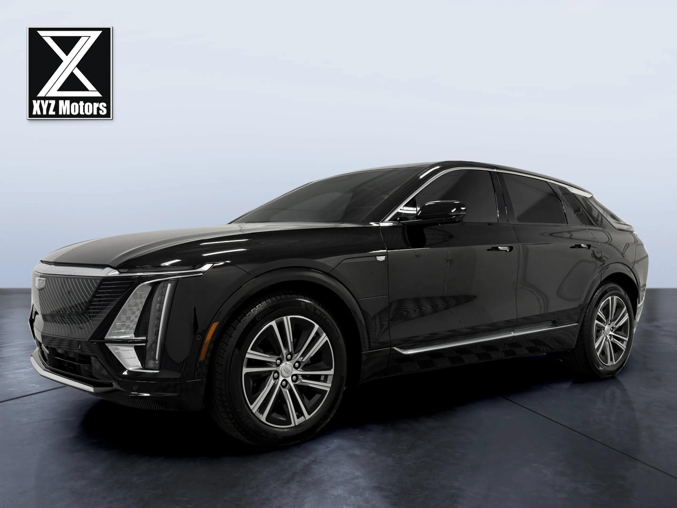 Used 2024 Cadillac Lyriq Luxury AWD/4WD image 2