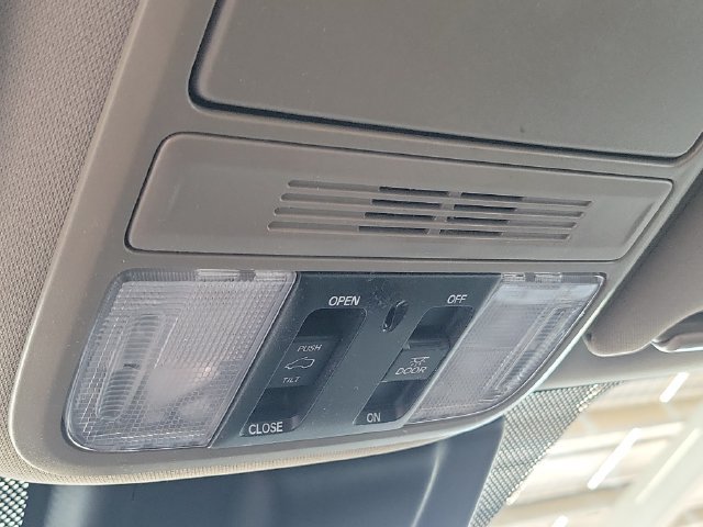 Used 2019 Honda Odyssey EX-L image 17