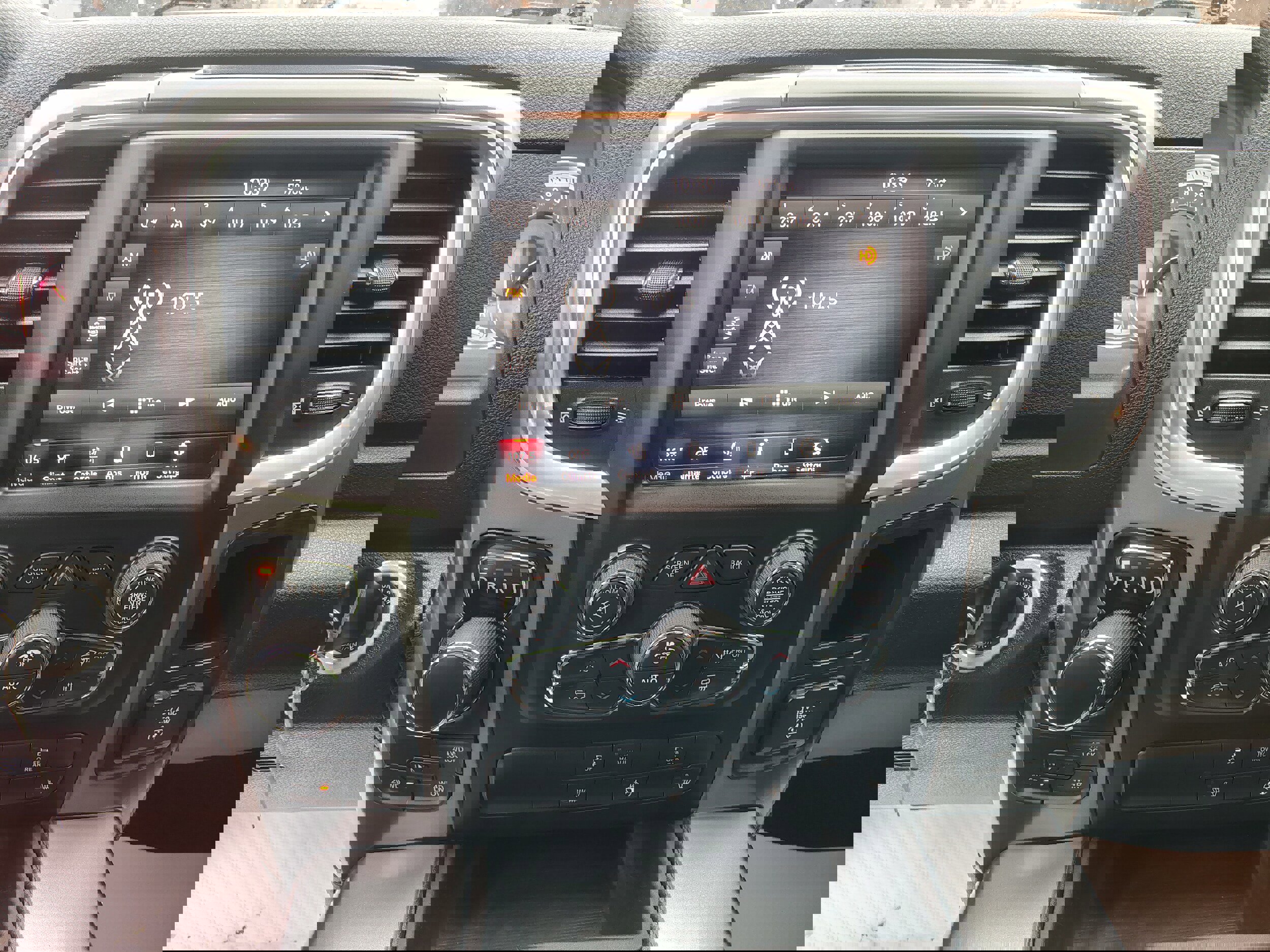 Certified 2021 RAM 1500 Classic Warlock w/ Luxury Group image 32