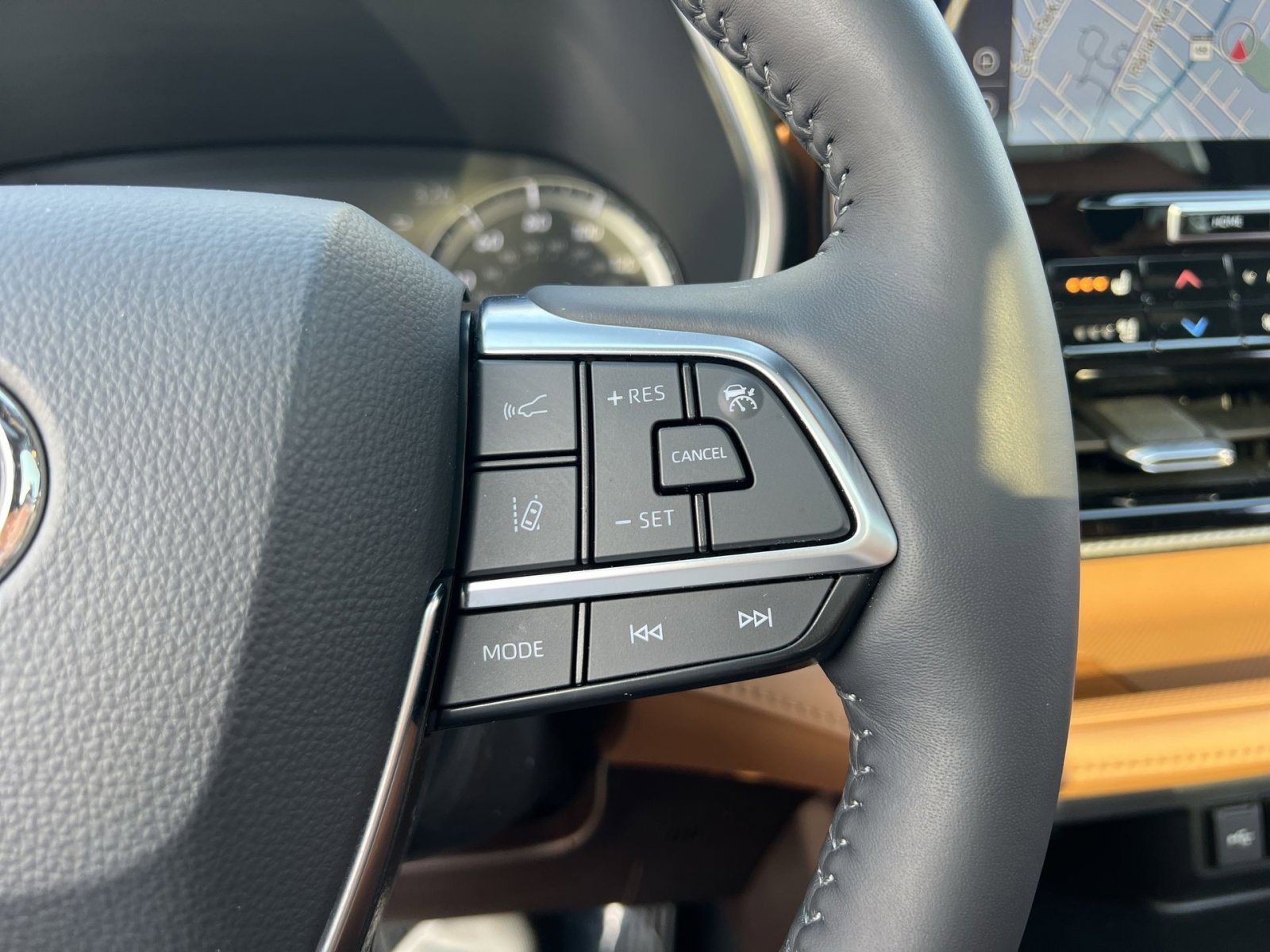 Used 2020 Toyota Highlander Platinum image 31