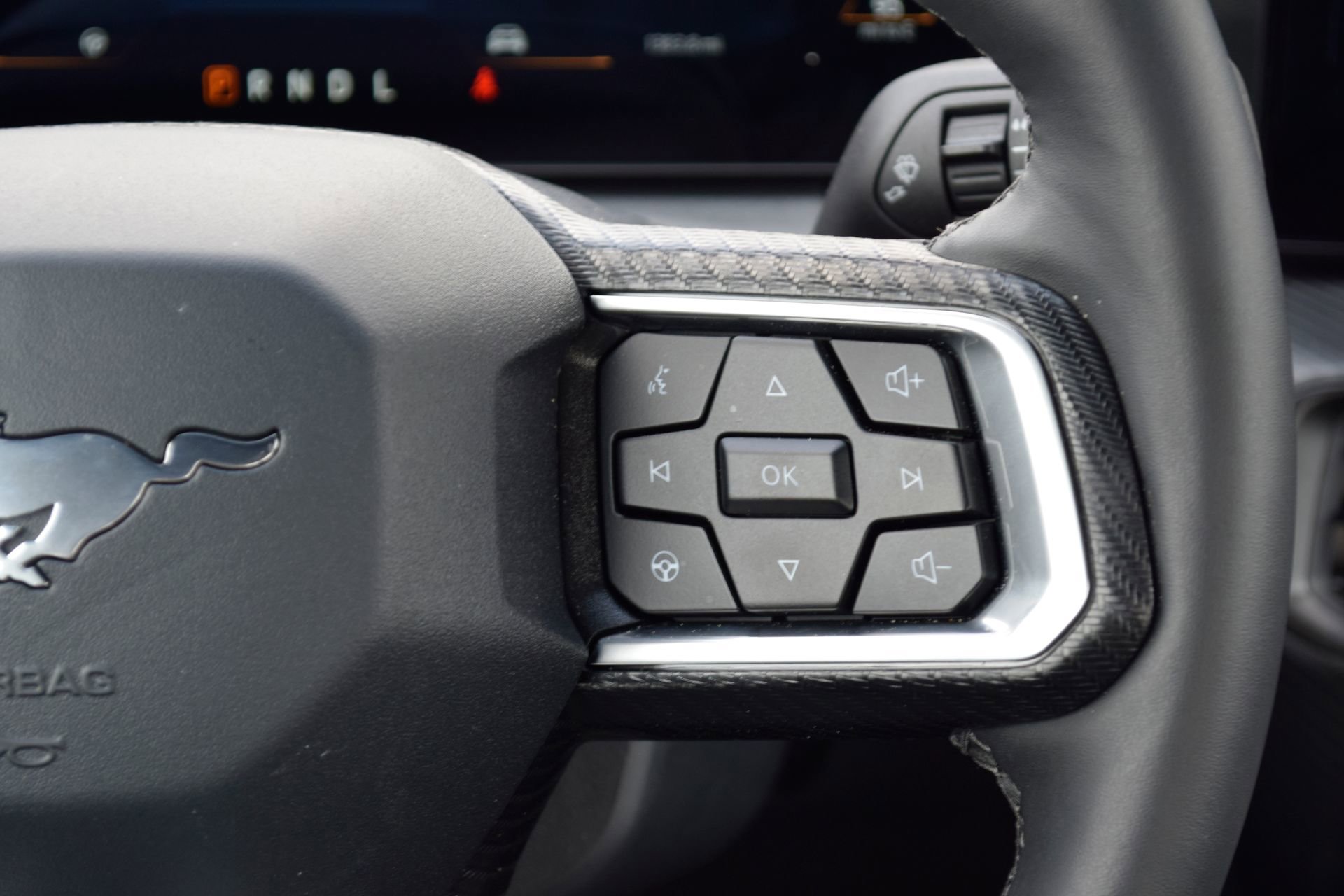 Certified 2025 Ford Mustang Coupe RWD image 10