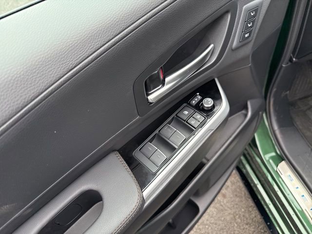 New 2026 Toyota Sienna Platinum AWD/4WD image 15