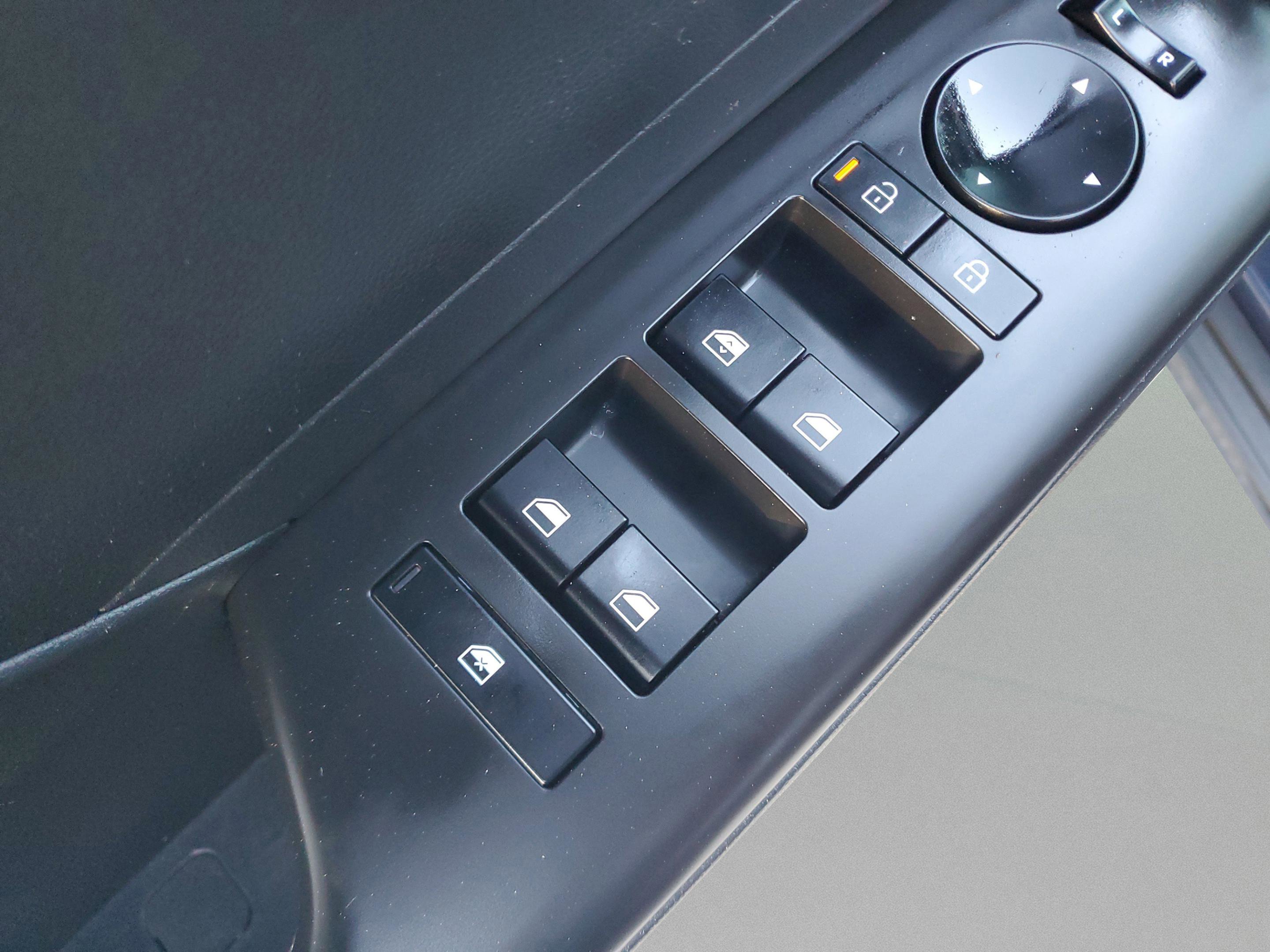 Used 2025 Hyundai Kona SEL image 18