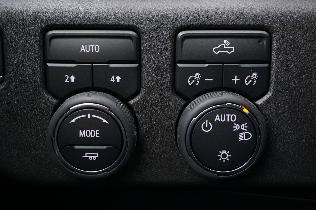 Used 2024 Chevrolet Silverado 1500 LT image 19