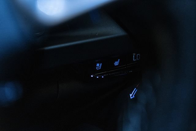 Used 2019 Chevrolet Camaro SS w/ Black Appearance Package RWD image 27