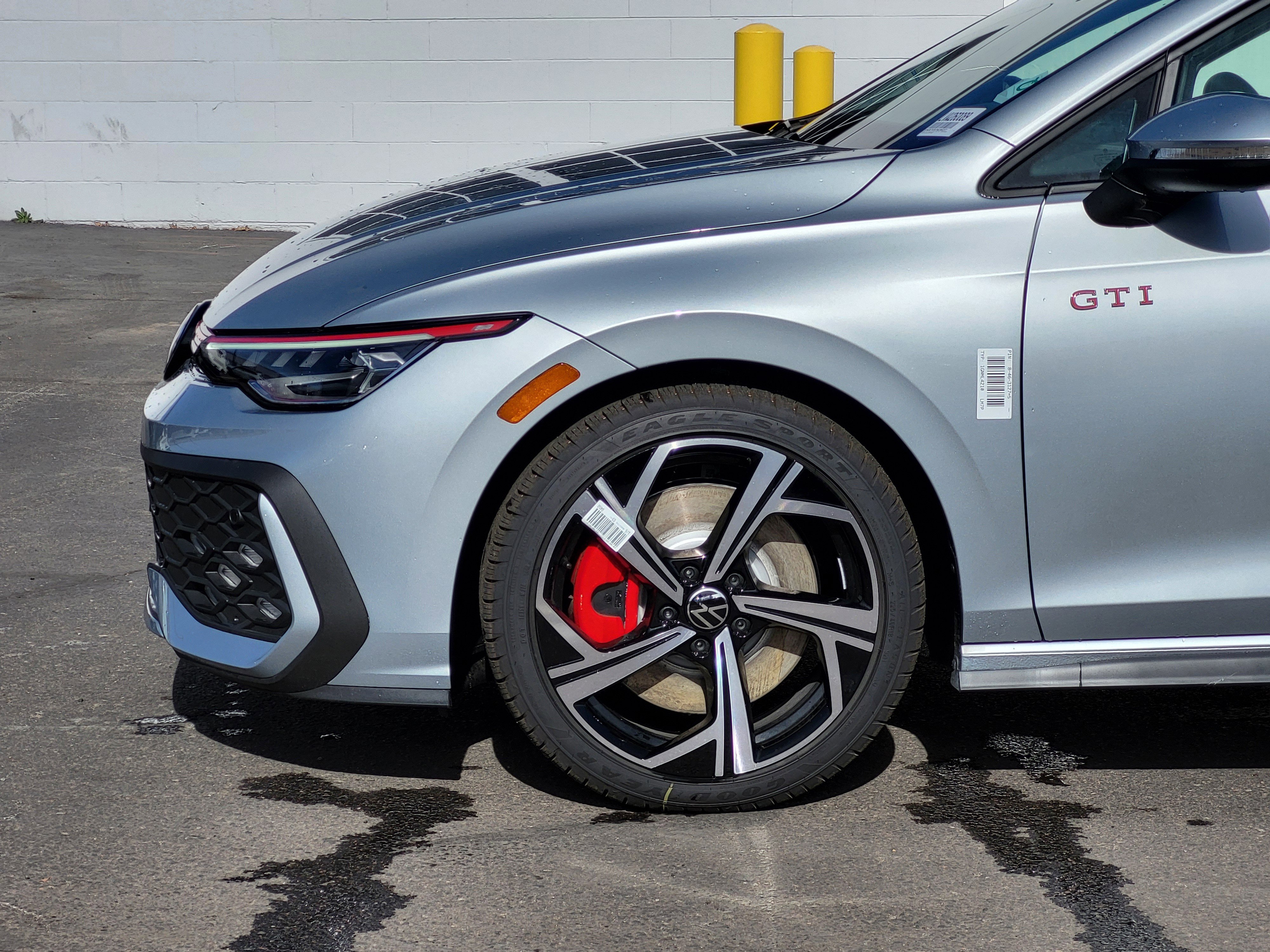 New 2026 Volkswagen GTI SE image 2