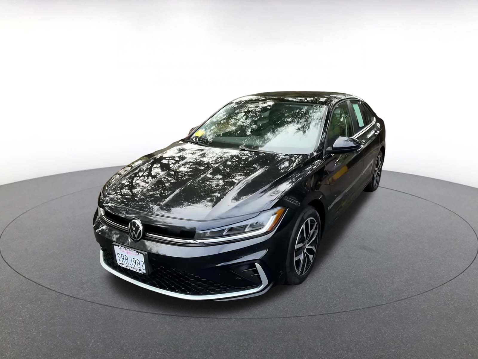 Used 2025 Volkswagen Jetta SE image 7