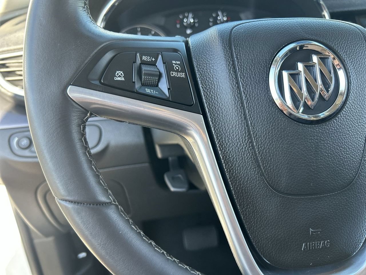 Used 2022 Buick Encore Preferred w/ Safety Package FWD image 21