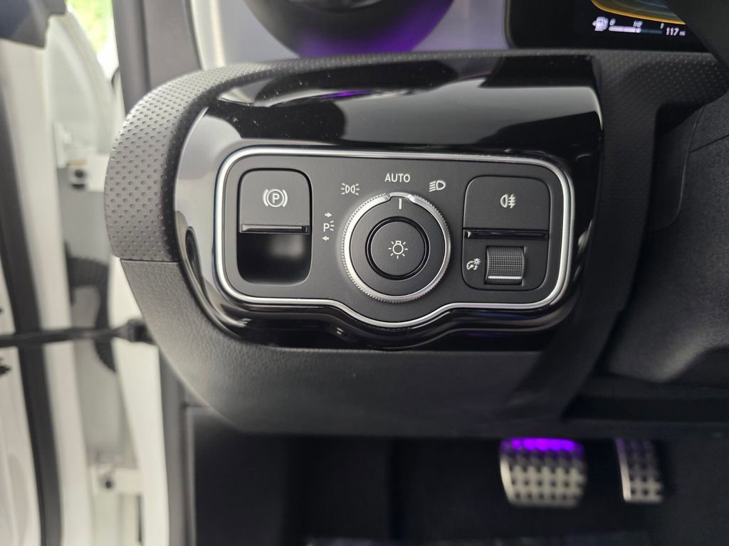 Certified 2023 Mercedes-Benz CLA 35 AMG 4MATIC image 24