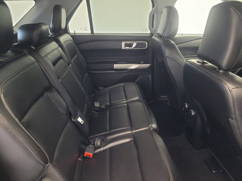 Used 2021 Ford Explorer XLT w/ Equipment Group 202A image 19