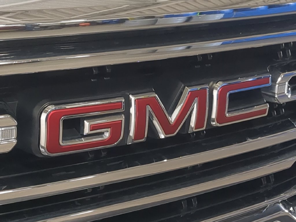 Used 2021 GMC Sierra 1500 SLT w/ SLT Premium Plus Package AWD/4WD image 15