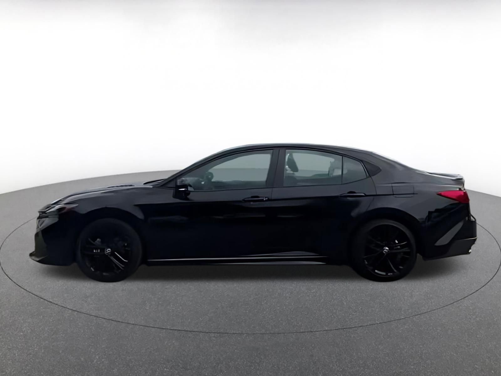 Used 2025 Toyota Camry SE image 15