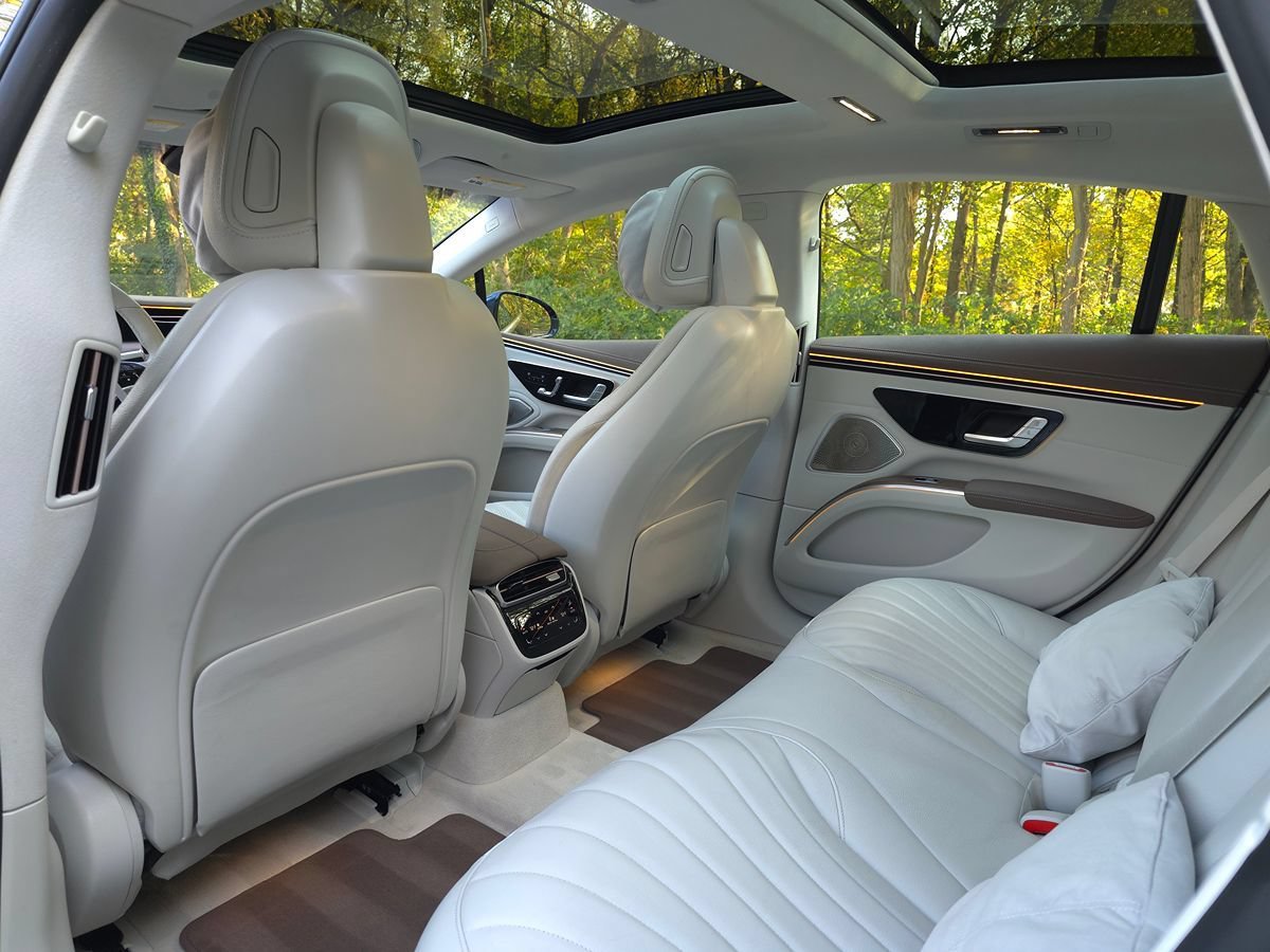 Used 2023 Mercedes-Benz EQS 580 4MATIC Sedan image 15