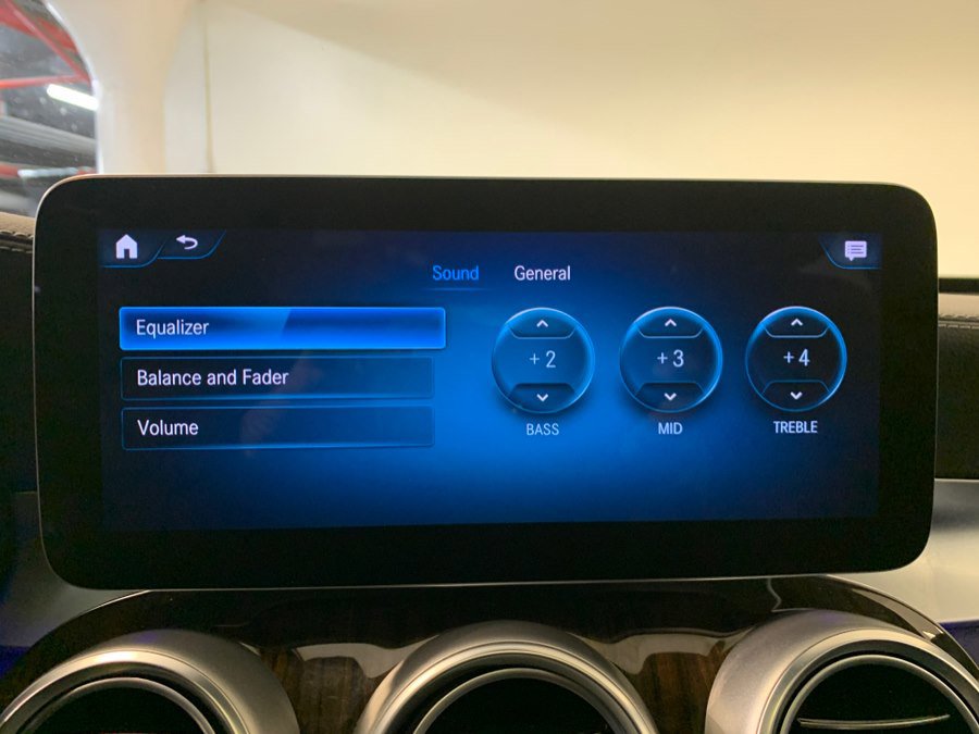 Used 2022 Mercedes-Benz GLC 300 4MATIC Coupe image 30