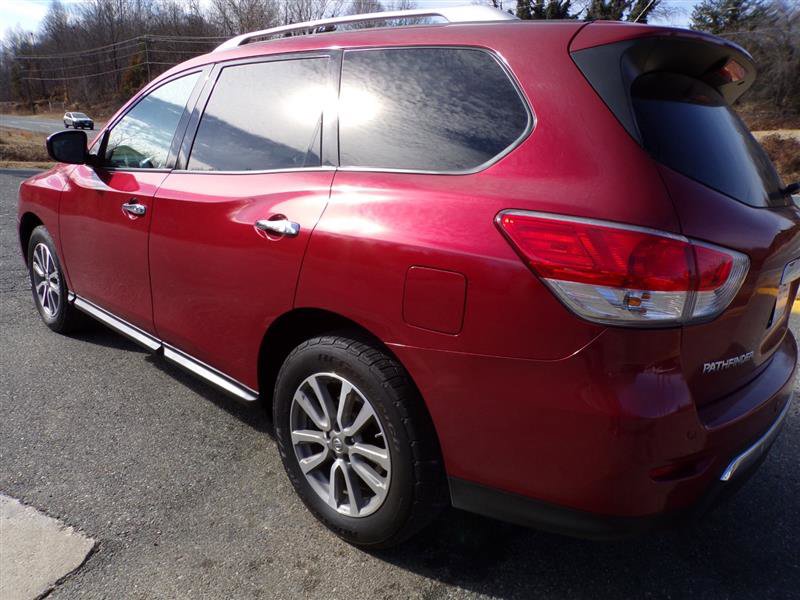 Used 2016 Nissan Pathfinder SV image 8