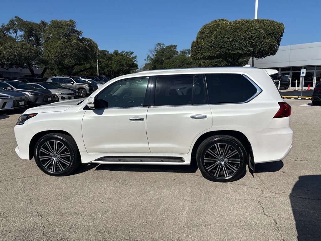 Used 2019 Lexus LX 570 4WD w/ Luxury Package image 2
