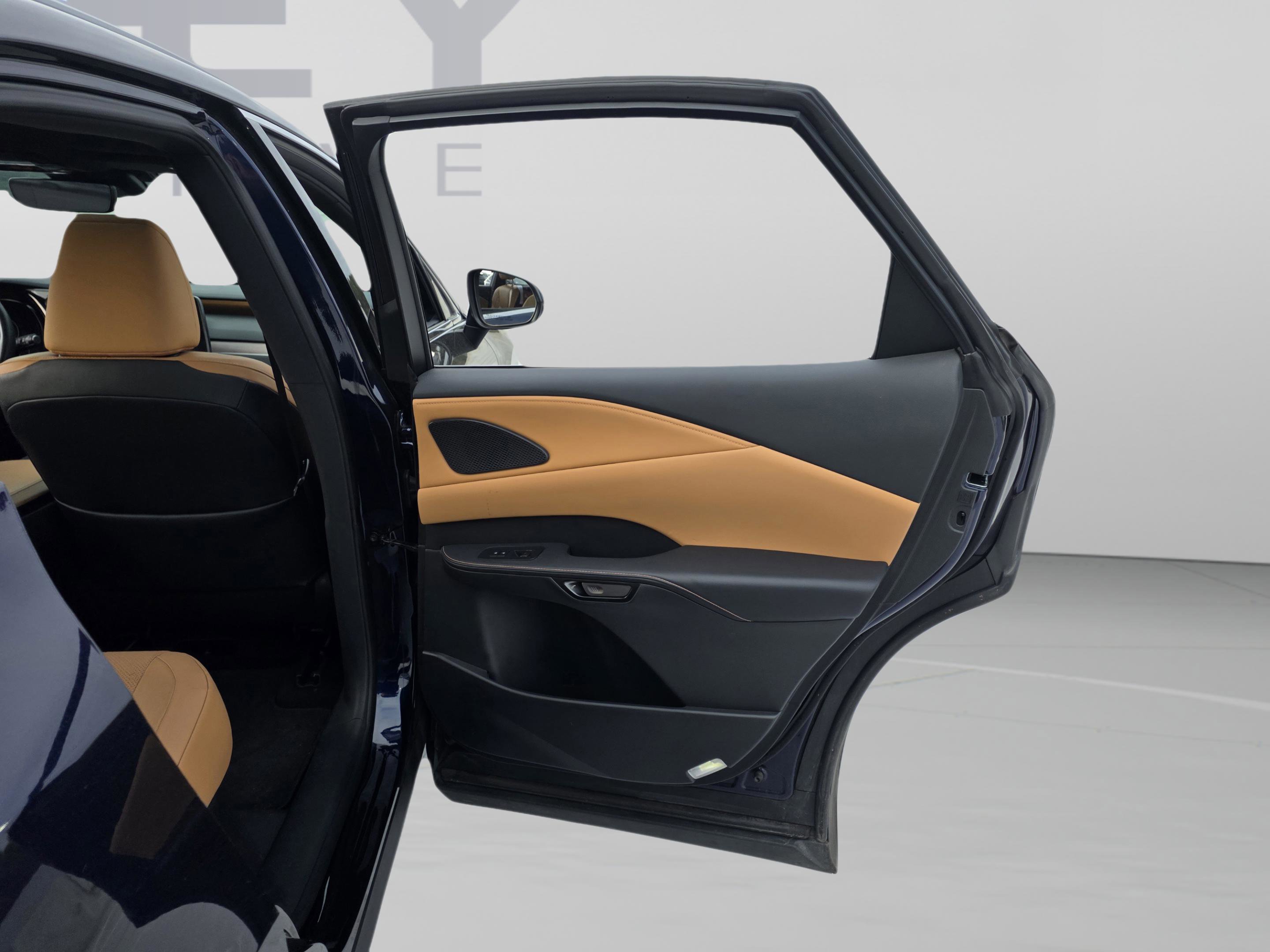 Used 2024 Lexus RX 350 Premium w/ Accessory Package (Z1) image 19