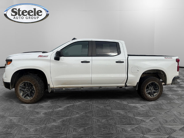 Used 2024 Chevrolet Silverado 1500 Custom Trail Boss AWD/4WD image 2