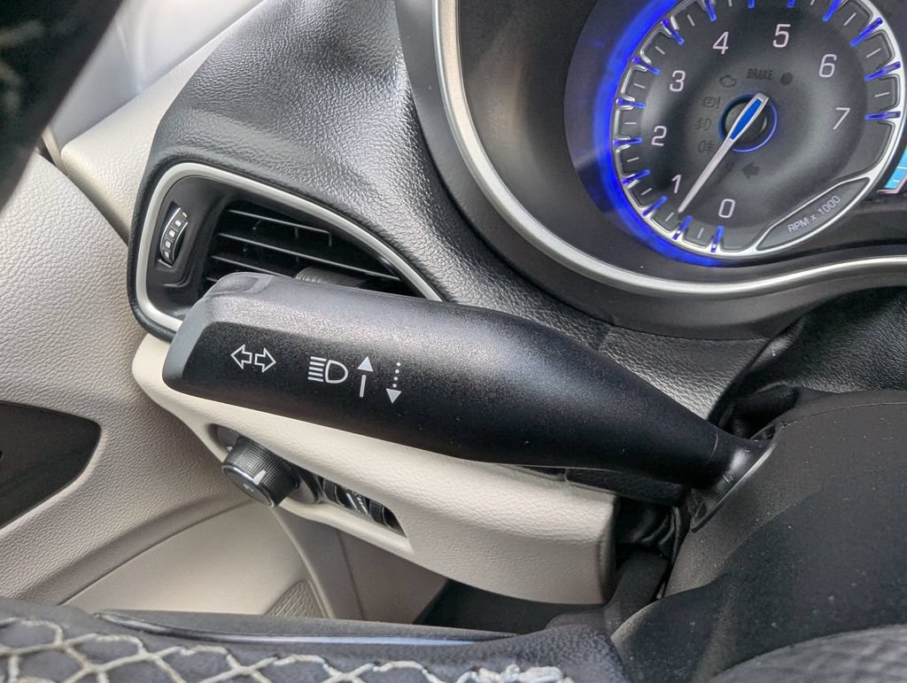 Used 2023 Chrysler Pacifica Touring-L FWD image 27