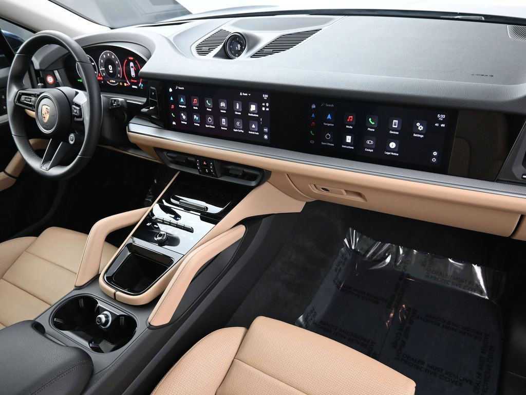 Used 2025 Porsche Cayenne image 30