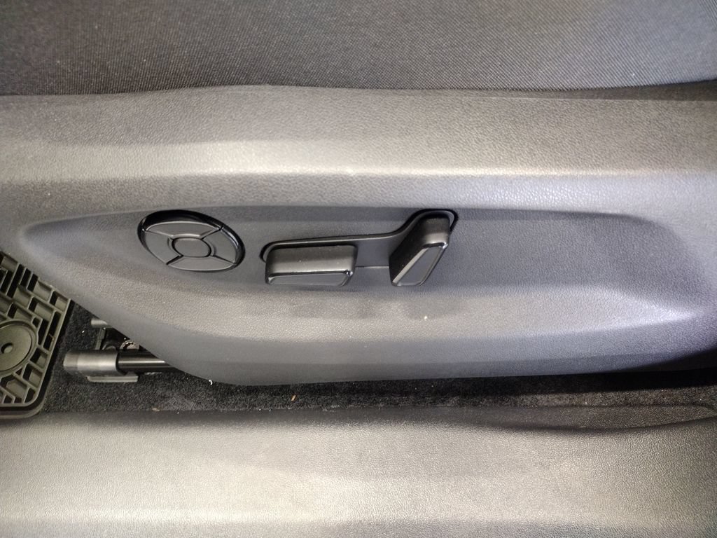 New 2026 Volkswagen Tiguan SE AWD/4WD image 21