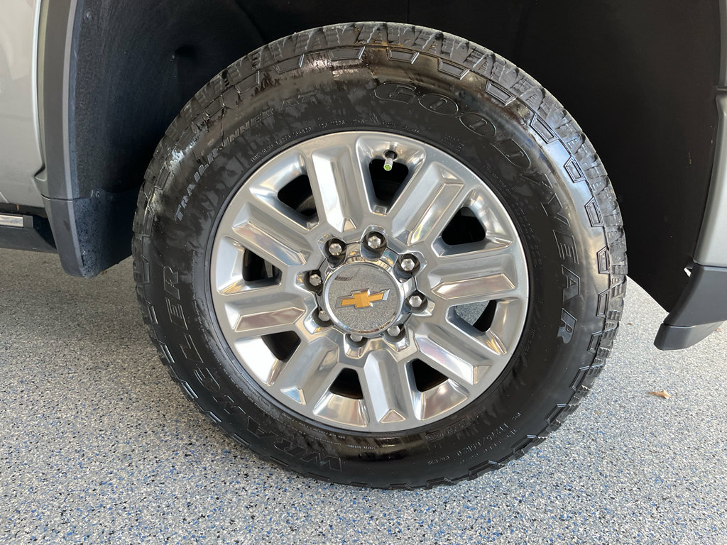 Used 2024 Chevrolet Silverado 2500 High Country w/ High Country Premium Package AWD/4WD image 36