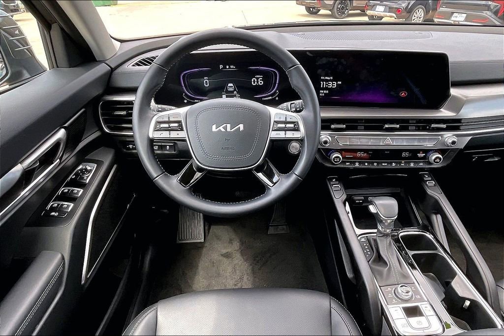 Used 2025 Kia Telluride S AWD/4WD image 5