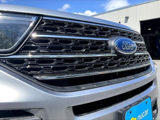 Used 2024 Ford Explorer XLT w/ Equipment Group 202A AWD/4WD image 32