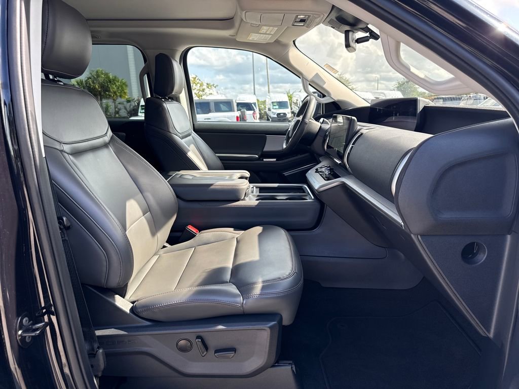 Used 2025 Ford Expedition Max Active RWD image 26